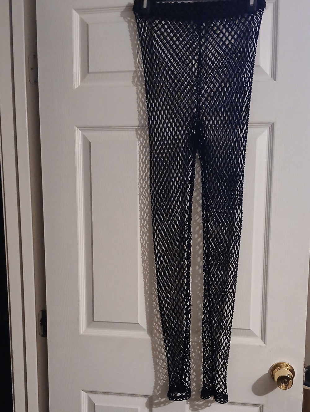 Black Wide-Mesh Fishnet Ankle Pants - Women's Cropped Leggings